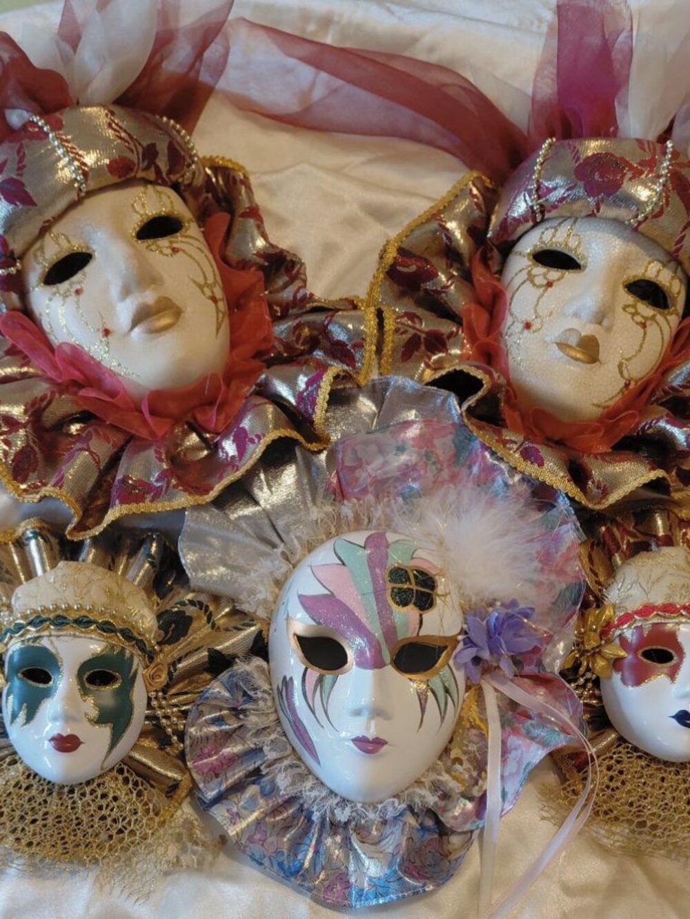 Lot of 5 Assorted Size Porcelain Mardi Gras Masks